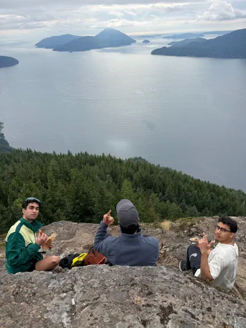 hike with dawgs, photo 7