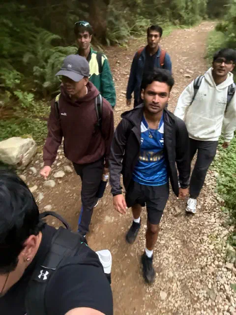 hike with dawgs, photo 8